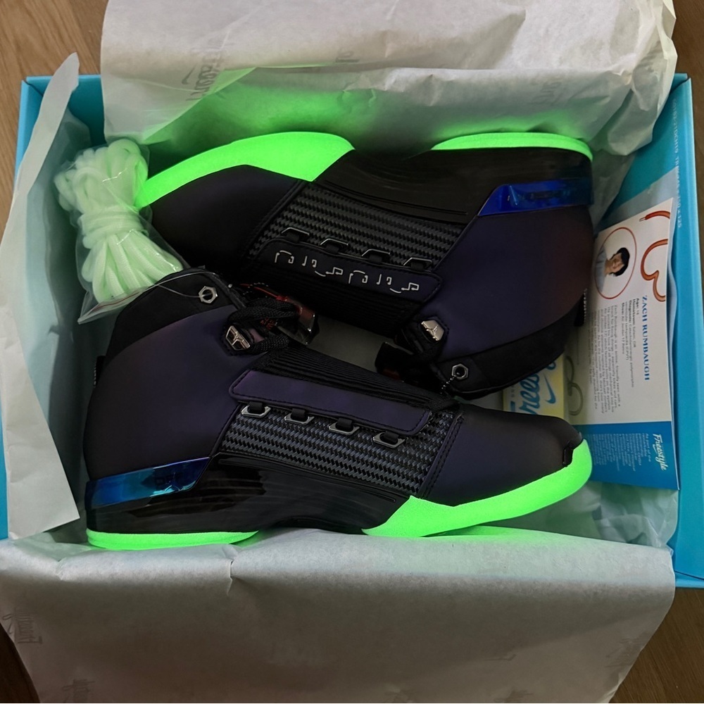 Jordan 17 doernbecher
Zach
Brand new - Picture 4 of 8